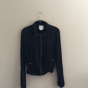Cute black zip up jacket!!